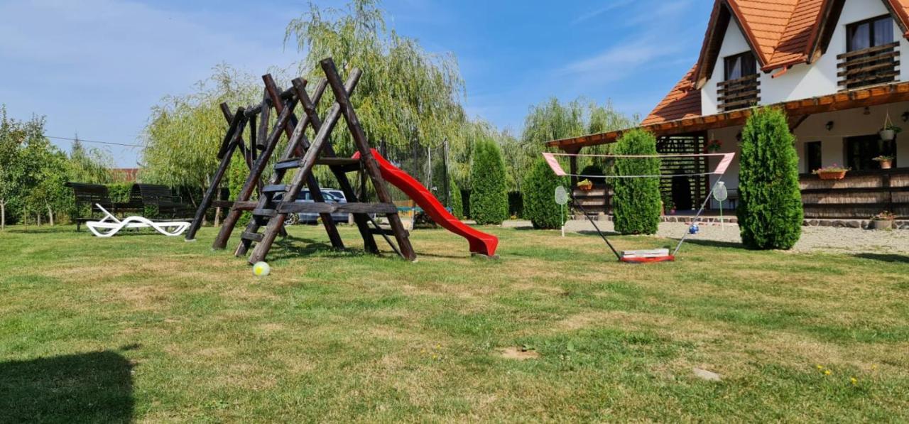 Pensiunea Maya Sîmbăta de Sus Exteriör bild